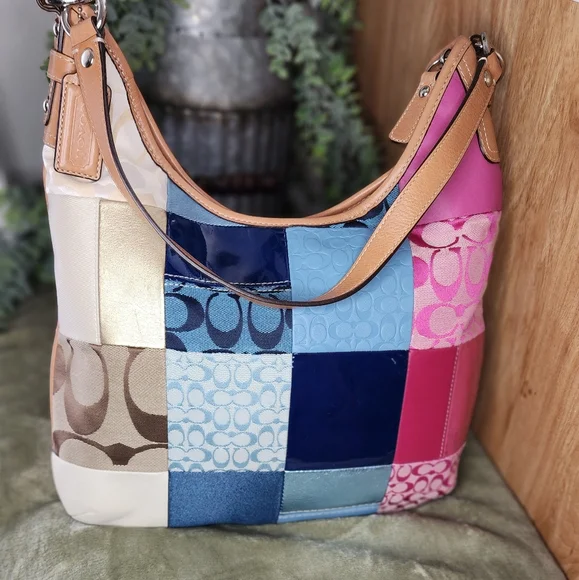 ⭐️EUC COACH Patchwork Hobo Shoulder Bag - Picture 2 of 11